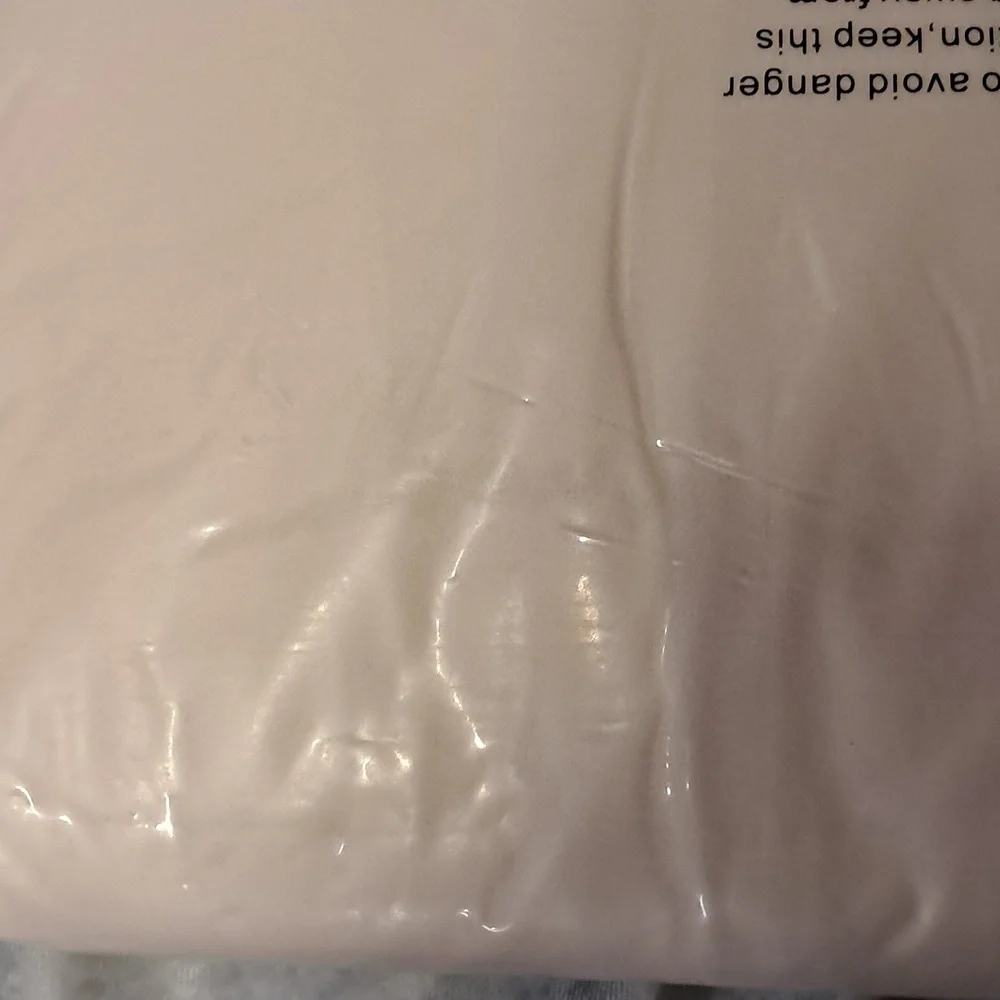 NWT Stylish Prints CREAM 4 Pc. King Sheet Set